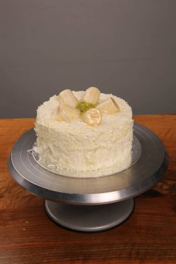 Masada lezzetli bir pasta var.