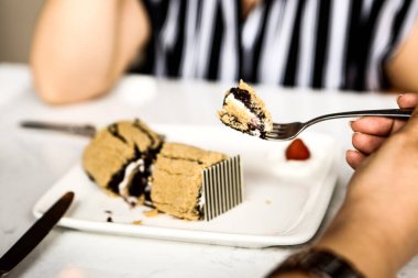 Masada lezzetli bir pasta var.