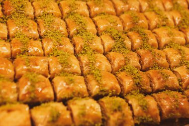 Geleneksel hindistancevizli tatlı baklavası. Ev yapımı fındıklı ve ballı baklava..