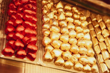 bir sürü değişik çikolatalı pralin