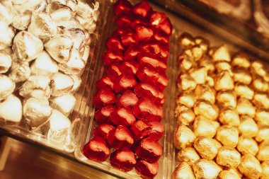 bir sürü değişik çikolatalı pralin