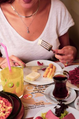 zengin ve leziz Türk Kahvaltı