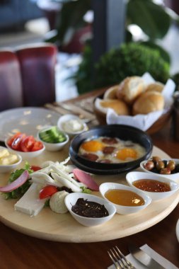 zengin ve leziz Türk Kahvaltı