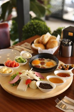 zengin ve leziz Türk Kahvaltı