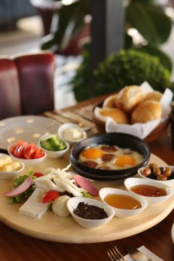 zengin ve leziz Türk Kahvaltı