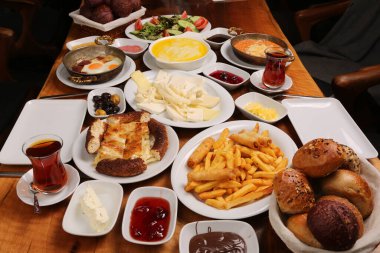 zengin ve leziz Türk Kahvaltı