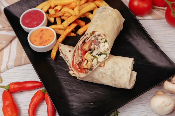 Delicioso Durum Carne Kebap Turco Envoltura Sándwich —  Fotos de Stock