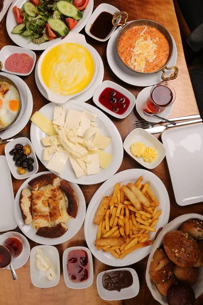 Reichhaltiges Und Köstliches Türkisches Frühstück — Stockfoto