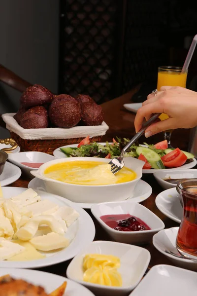 Zengin Leziz Türk Kahvaltı — Stok fotoğraf