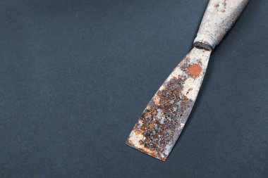 Paslı spatula tamir aracı, boya aletleri.