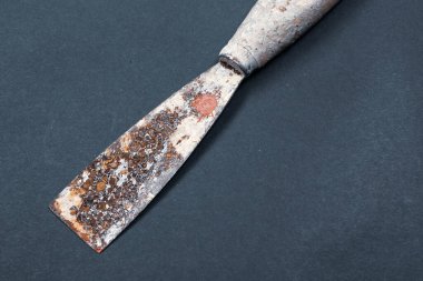 Paslı spatula tamir aracı, boya aletleri.
