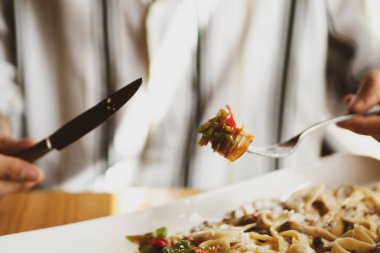 Lezzetli soslu lezzetli klasik İtalyan makarnası..