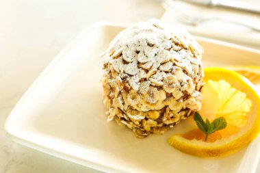 Masada lezzetli bir pasta var.