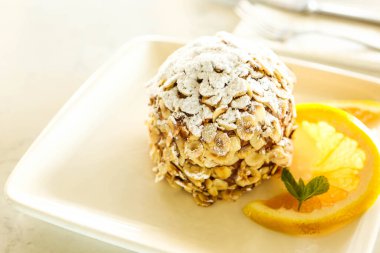 Masada lezzetli bir pasta var.