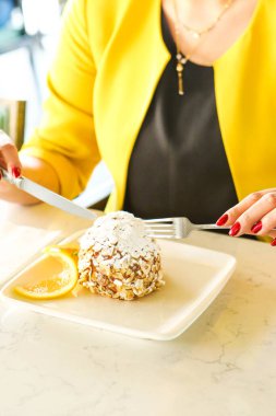 Masada lezzetli bir pasta var.