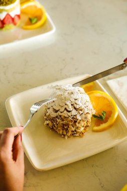 Masada lezzetli bir pasta var.