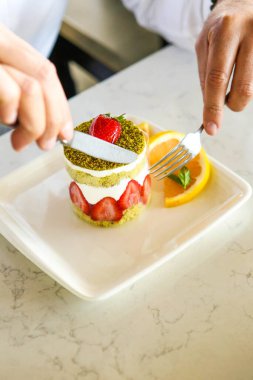 Masada lezzetli bir pasta var.