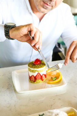 Masada lezzetli bir pasta var.