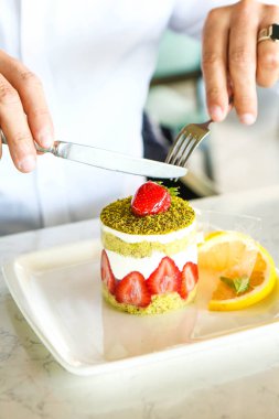 Masada lezzetli bir pasta var.