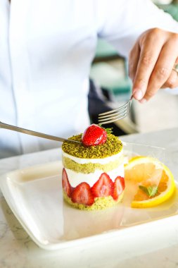 Masada lezzetli bir pasta var.