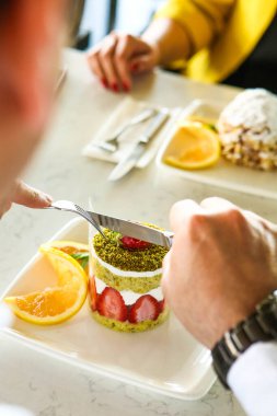 Masada lezzetli bir pasta var.