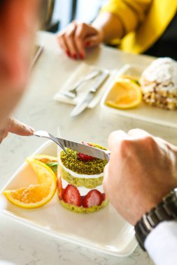 Masada lezzetli bir pasta var.