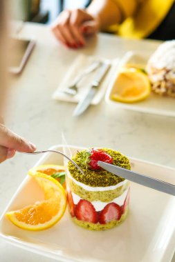 Masada lezzetli bir pasta var.