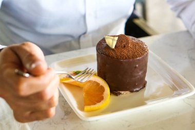 Masada lezzetli bir pasta var.