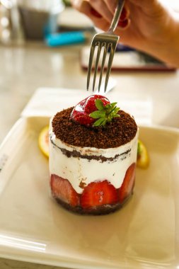 Masada lezzetli bir pasta var.