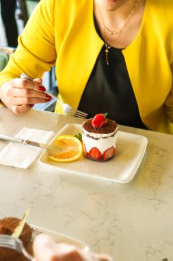 Masada lezzetli bir pasta var.