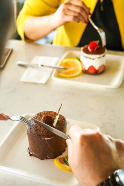 Masada lezzetli bir pasta var.