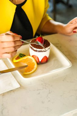 Masada lezzetli bir pasta var.