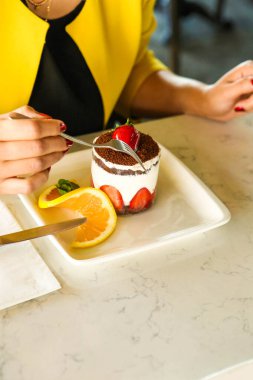 Masada lezzetli bir pasta var.