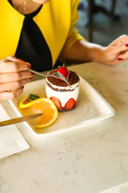 Masada lezzetli bir pasta var.