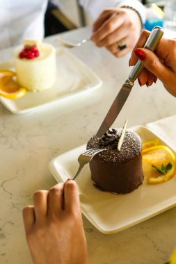 Masada lezzetli bir pasta var.