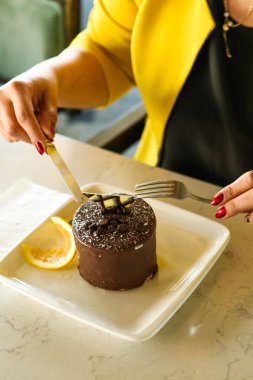 Masada lezzetli bir pasta var.