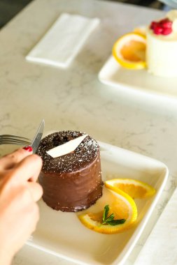 Masada lezzetli bir pasta var.