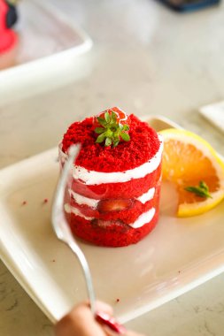 Masada lezzetli bir pasta var.