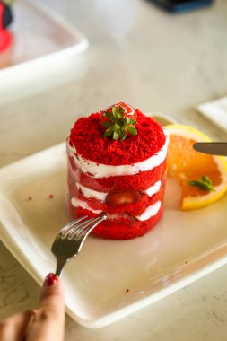 Masada lezzetli bir pasta var.