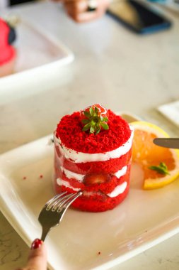 Masada lezzetli bir pasta var.