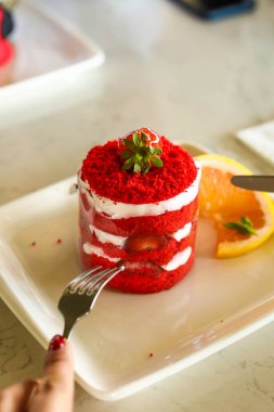 Masada lezzetli bir pasta var.