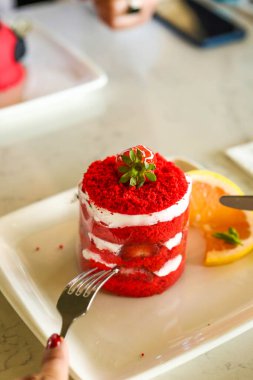 Masada lezzetli bir pasta var.