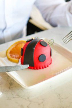 Masada lezzetli bir pasta var.