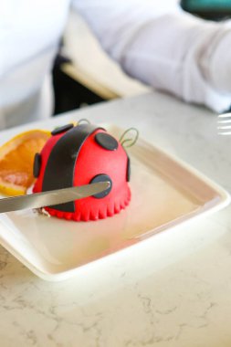 Masada lezzetli bir pasta var.