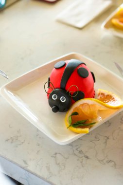 Masada lezzetli bir pasta var.