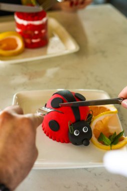 Masada lezzetli bir pasta var.