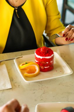 Masada lezzetli bir pasta var.