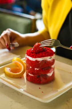 Masada lezzetli bir pasta var.