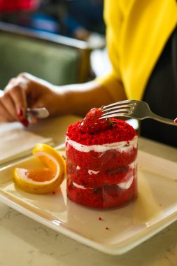 Masada lezzetli bir pasta var.