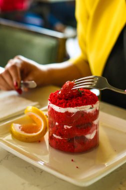 Masada lezzetli bir pasta var.